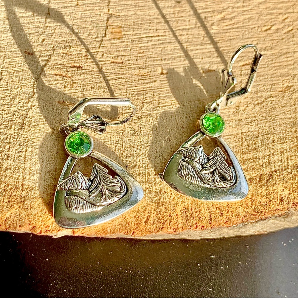 ๐๏ธ Engraved Etched Adventure Mountain Earrings - Picture 5 of 7